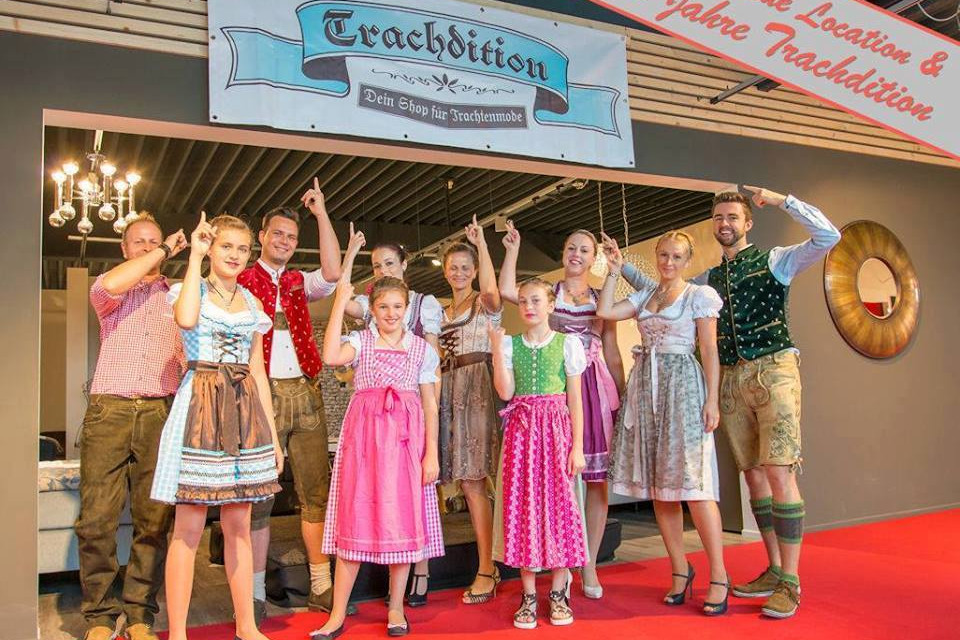 Trachdition auf dem roten Teppich