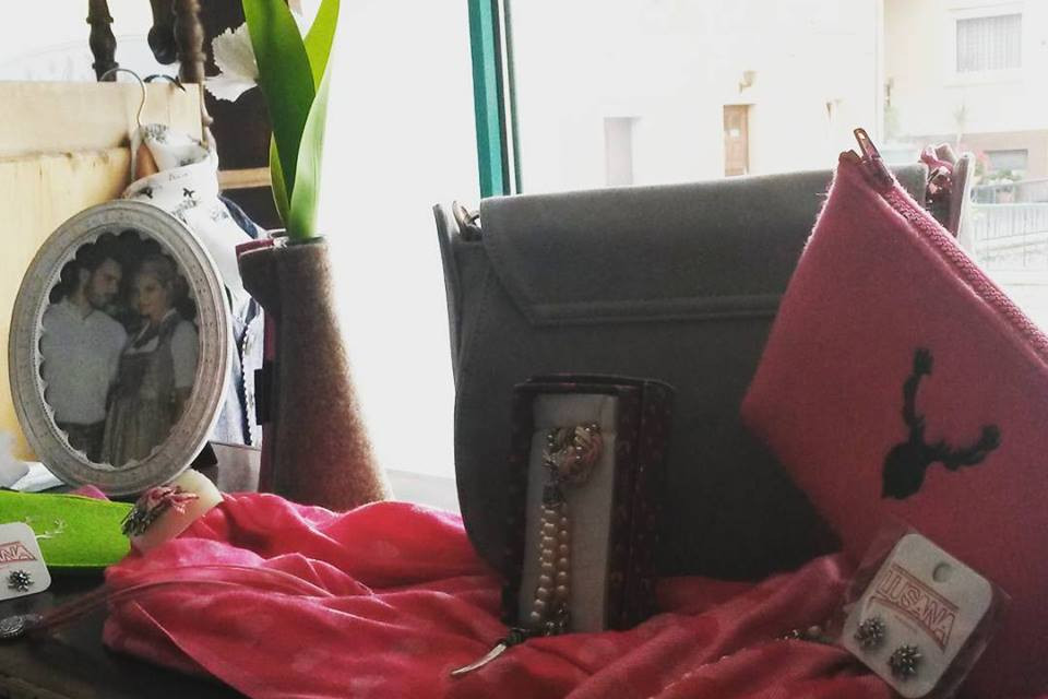 Trachten Accessoires im Schaufenster